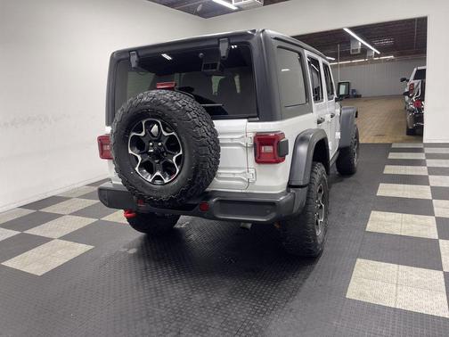 Bright White Clearcoat 2023 Jeep Wrangler Rubicon