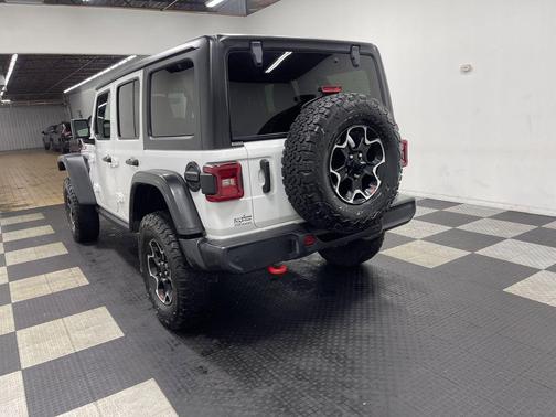 Bright White Clearcoat 2023 Jeep Wrangler Rubicon