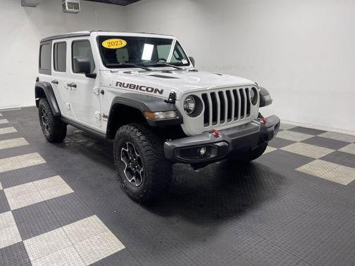 Bright White Clearcoat 2023 Jeep Wrangler Rubicon
