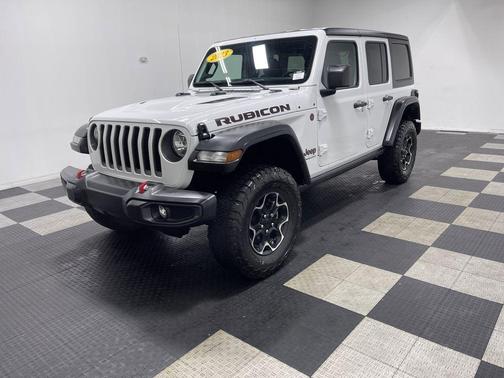 Bright White Clearcoat 2023 Jeep Wrangler Rubicon
