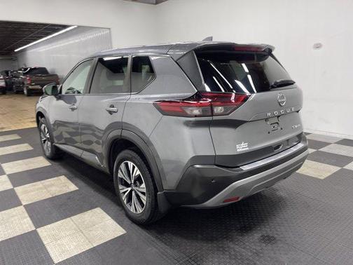 Gun Metallic 2022 Nissan Rogue SV