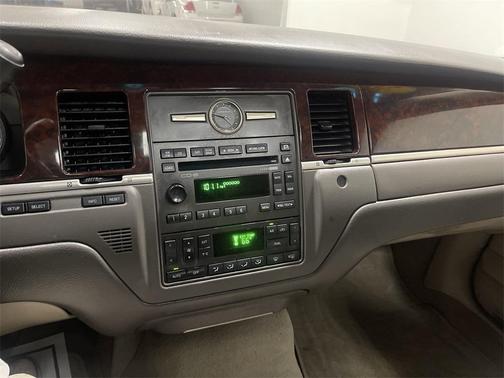 2007 Lincoln Town Car Signature Limited
