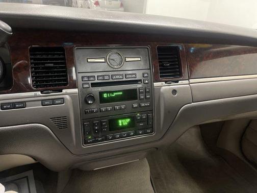 2007 Lincoln Town Car Signature Limited