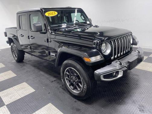 2023 Jeep Gladiator Overland