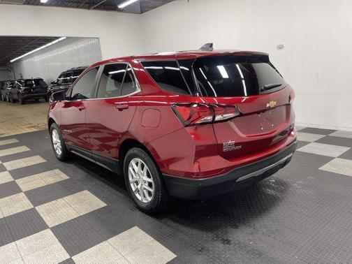 Cherry Red Tintcoat 2022 Chevrolet Equinox 1LT