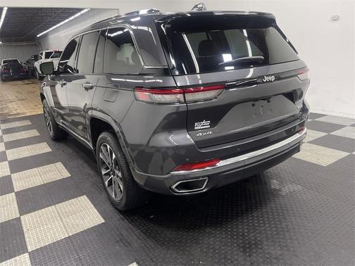 2022 Jeep Grand Cherokee Overland