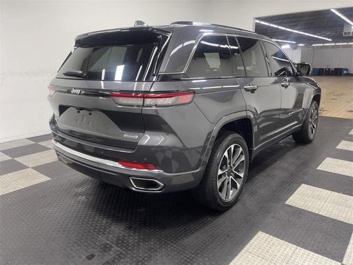2022 Jeep Grand Cherokee Overland
