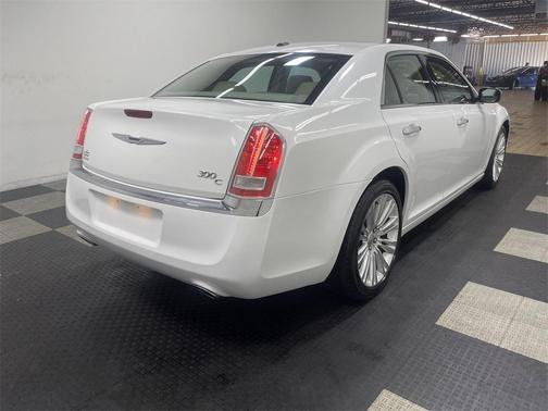 2014 Chrysler 300C Base