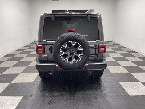 Granite Crystal Clearcoat Metallic 2027 Jeep Wrangler Sahara