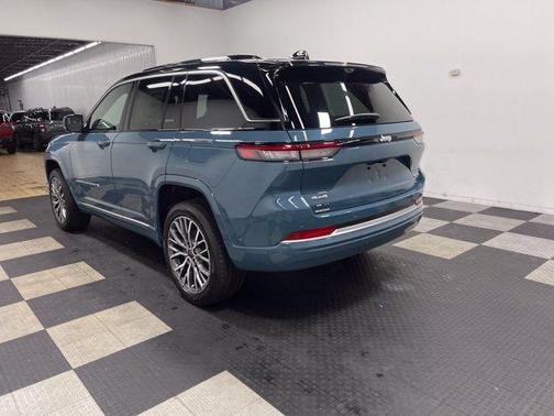 Steel Blue 2026 Jeep Cherokee