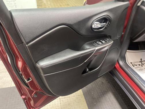 Velvet Red Pearlcoat 2019 Jeep Cherokee Limited
