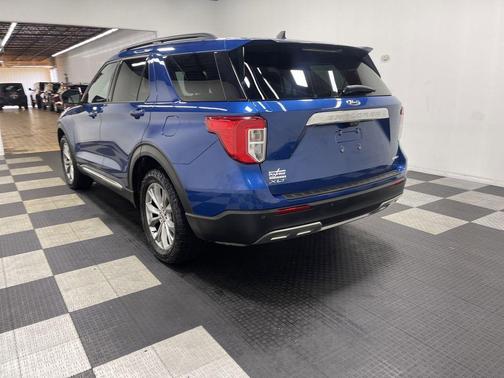 Blue Metallic 2021 Ford Explorer XLT