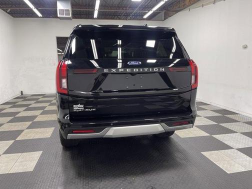 Agate Black Metallic 2026 Ford Expedition Platinum