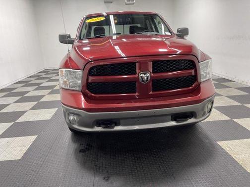 Deep Cherry Red Crystal Pearlcoat 2013 RAM 1500 SLT