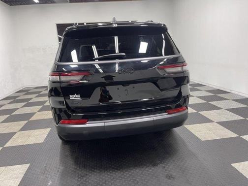 Diamond Black 2026 Jeep Grand Cherokee L LARE