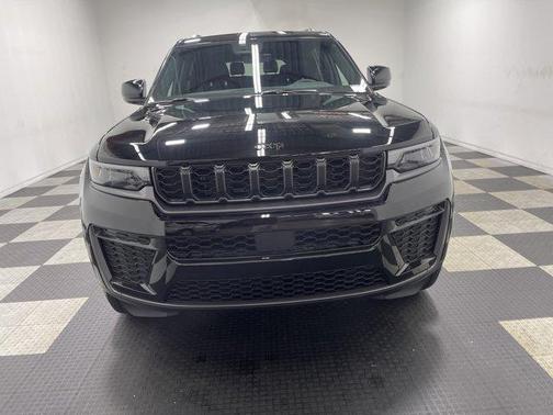 Diamond Black 2026 Jeep Grand Cherokee L LARE