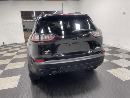Diamond Black 2020 Jeep Cherokee Latitude