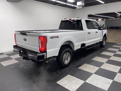 Oxford White 2023 Ford F-250 XL