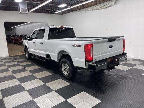 Oxford White 2023 Ford F-250 XL