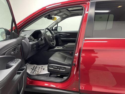 Radiant Red Metallic II 2026 Honda Ridgeline RTL