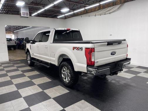 White Platinum Clearcoat Metallic 2018 Ford F-350 Lariat Super Duty