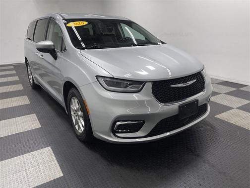 2023 Chrysler Pacifica Touring-L