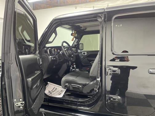 2022 Jeep Gladiator Sport