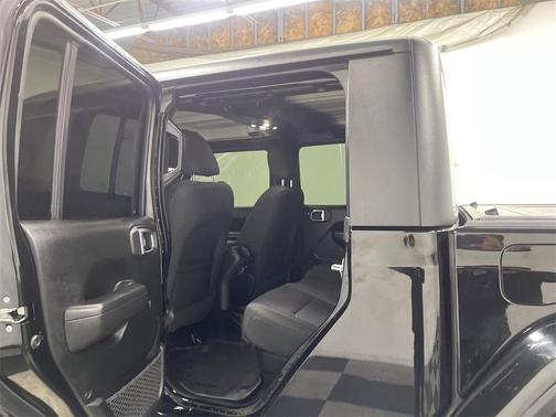 2022 Jeep Gladiator Sport