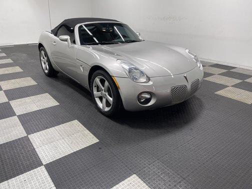 Cool Liquid Silver Metallic 2006 Pontiac Solstice