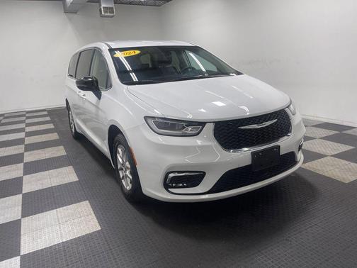 2024 Chrysler Pacifica Touring-L