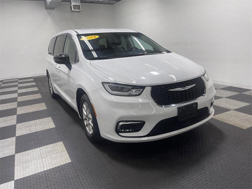 2024 Chrysler Pacifica Touring-L