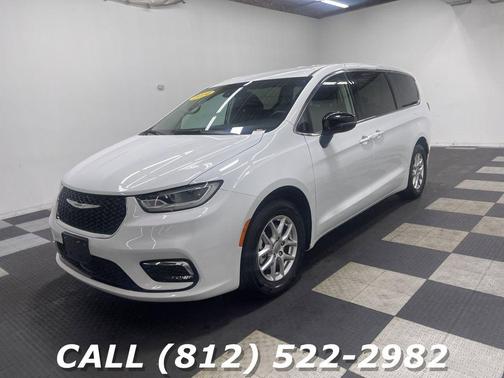 2024 Chrysler Pacifica Touring-L