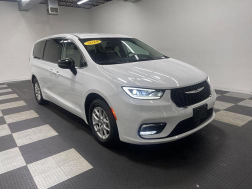 2024 Chrysler Pacifica Touring-L