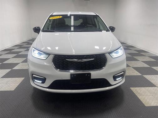 2024 Chrysler Pacifica Touring-L