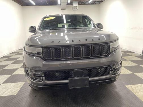 Metallic 2023 Jeep Wagoneer Series II