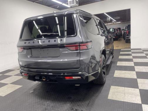 Metallic 2023 Jeep Wagoneer Series II