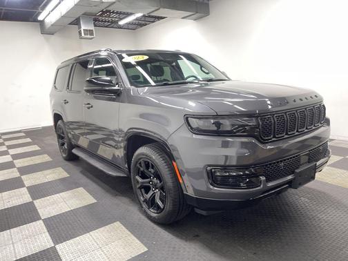 Metallic 2023 Jeep Wagoneer Series II