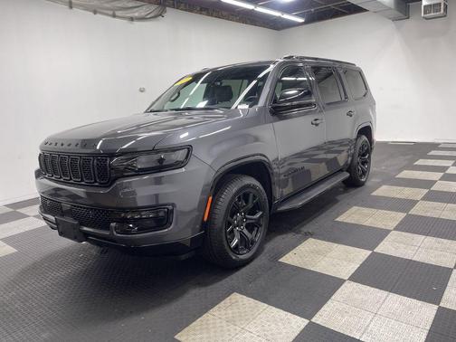 Metallic 2023 Jeep Wagoneer Series II