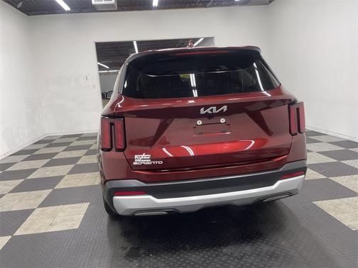 2025 Kia Sorento LX