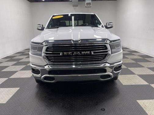 Bright White Clearcoat 2023 RAM 1500 Laramie