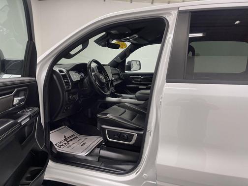 Bright White Clearcoat 2023 RAM 1500 Laramie