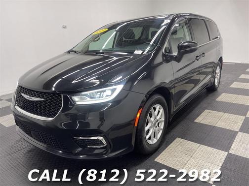 2023 Chrysler Pacifica Touring-L