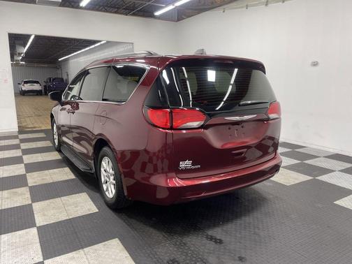 2021 Chrysler Voyager LXI