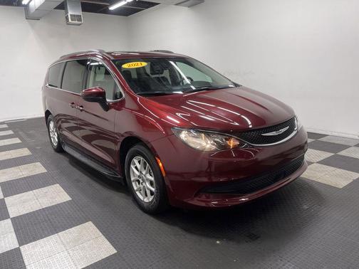 2021 Chrysler Voyager LXI