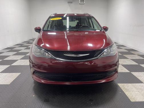 2021 Chrysler Voyager LXI