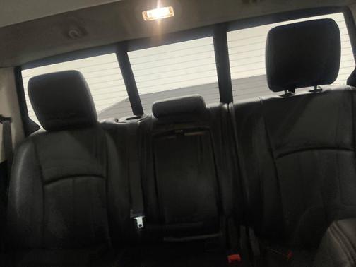 Bright White Clearcoat 2018 RAM 1500 Laramie