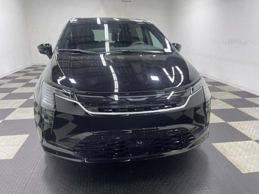 Diamond Black 2027 Chrysler Pacifica SELECT