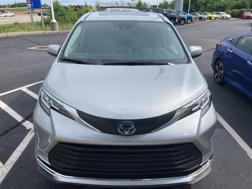 2021 Toyota Sienna XLE