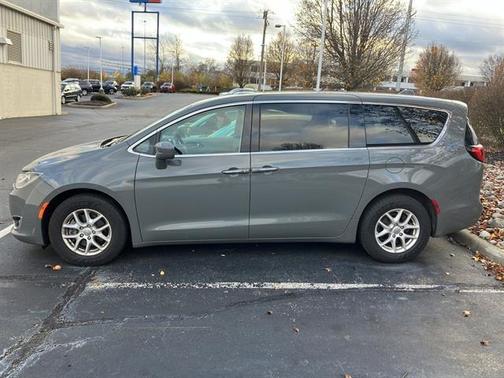 2020 Chrysler Pacifica Touring