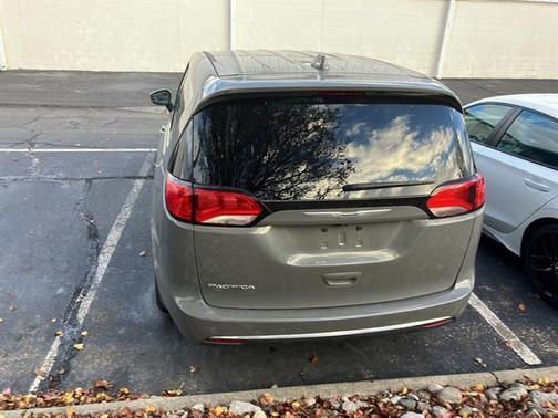 2020 Chrysler Pacifica Touring